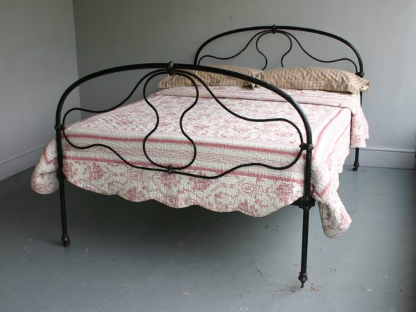 135cm Victorian All Iron Bedstead