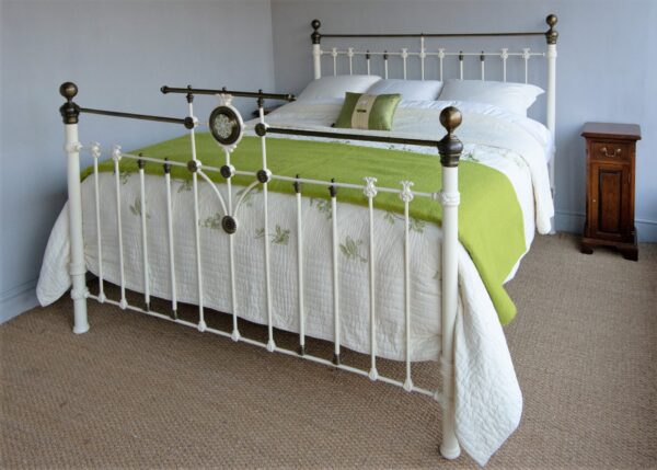 6ft Victorian Brass & Iron Bedstead – Ref. 9724B72