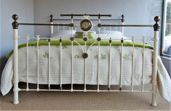 6ft Victorian Brass & Iron Bedstead – Ref. 9724B72 - Image 3