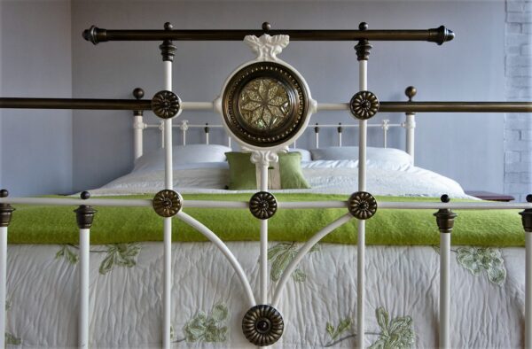 6ft Victorian Brass & Iron Bedstead – Ref. 9724B72 - Image 6