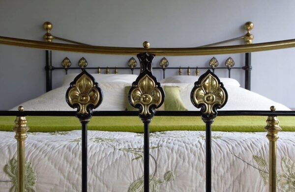 6ft Victorian Brass & Iron Bedstead – Ref. 9725B72 - Image 2