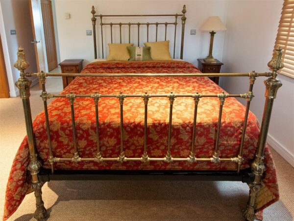 5ft Victorian Brass Bedstead – Ref. 96016A60 - Image 2