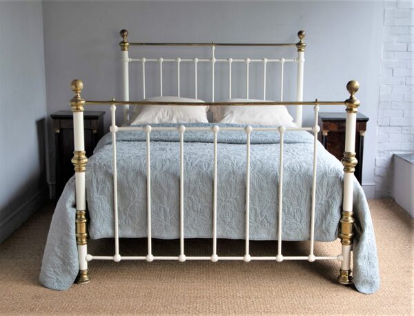 5ft Victorian Brass & Iron Bedstead – Ref. 96023B60 - Image 2