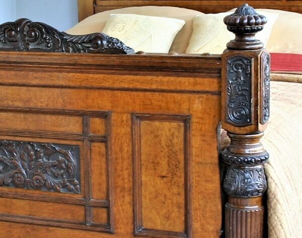 5ft Victorian Oak and Burr Walnut Bedstead – Ref. 96014W60 - Image 3