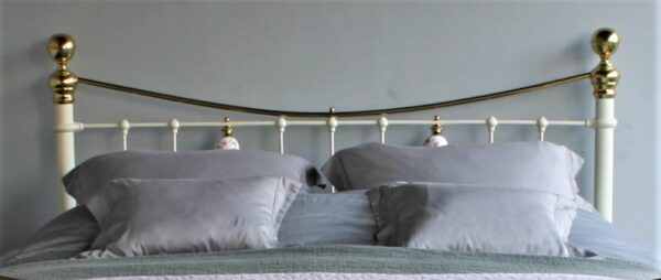 5ft Victorian Brass & Iron Bedstead – Ref. 9603B60 - Image 4