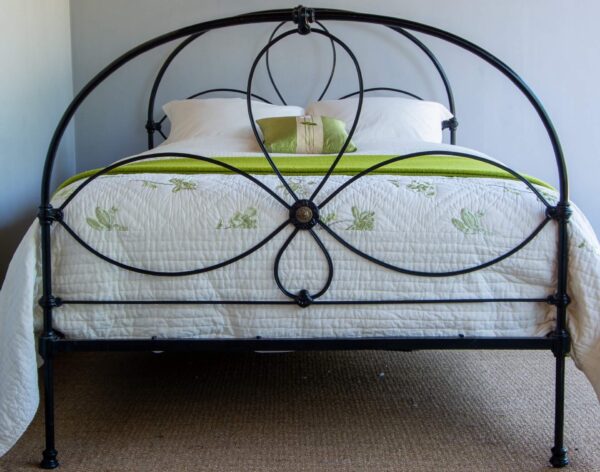 5ft Victorian Iron Bedstead – Ref. 9605C60 - Image 3