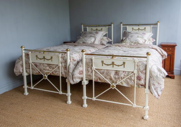 3ft Victorian Matched Pair of Brass & Iron Bedsteads – Ref. 9364B36PR