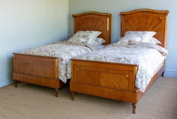 3ft3 Matched Pair of Wooden – Ref. 93917W39P