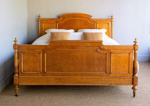 5ft6 Antique Victorian Birds Eye Maple Bedstead – Ref. 9666W66 - Image 2