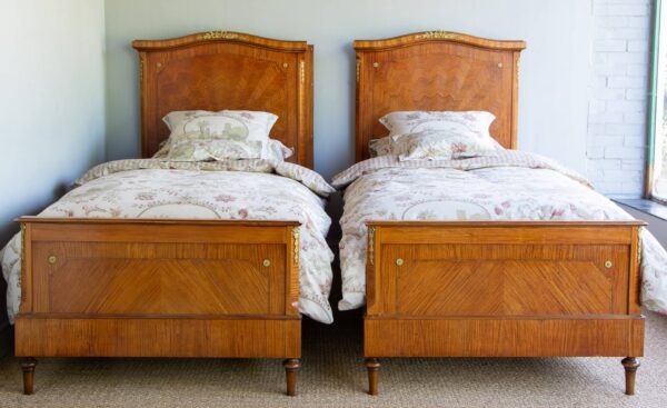 3ft3 Matched Pair of Wooden – Ref. 93917W39P - Image 3