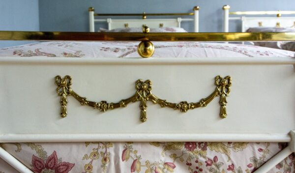 3ft Victorian Matched Pair of Brass & Iron Bedsteads – Ref. 9364B36PR - Image 7
