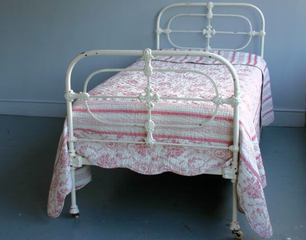 3ft Antique Victorian Iron Bedstead – Ref. BA 9361C36