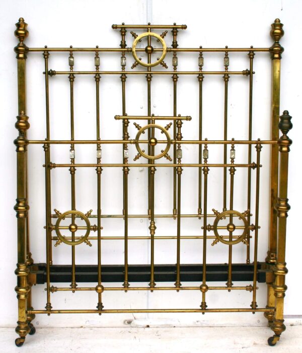 4ft6 Antique Victorian Brass Bedstead – Ref. BA 9543A54