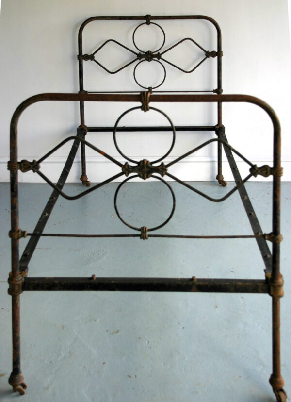 3ft Antique Victorian Iron Bedstead – Ref. BA 9362C36 - Image 2