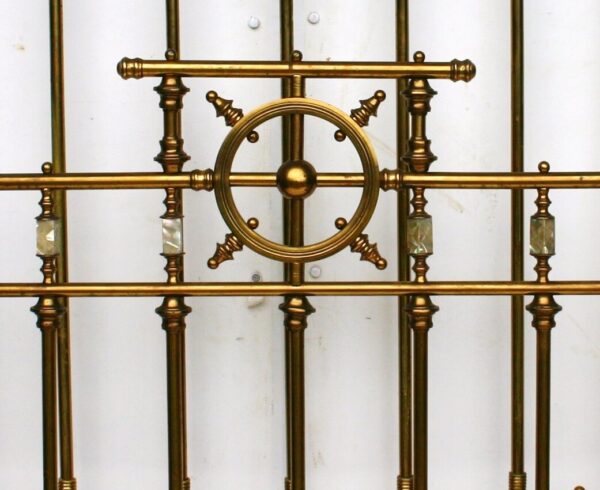 4ft6 Antique Victorian Brass Bedstead – Ref. BA 9543A54 - Image 3