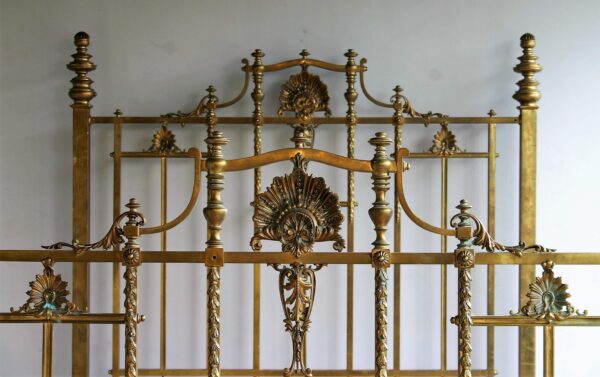 5ft Antique Victorian Brass Bedstead – Ref. 96009A60 - Image 3