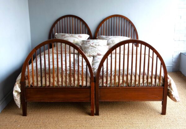 3ft Antique Edwardian Matched Pair of Mahogany Bedsteads – Ref. 93615W36PR - Image 6
