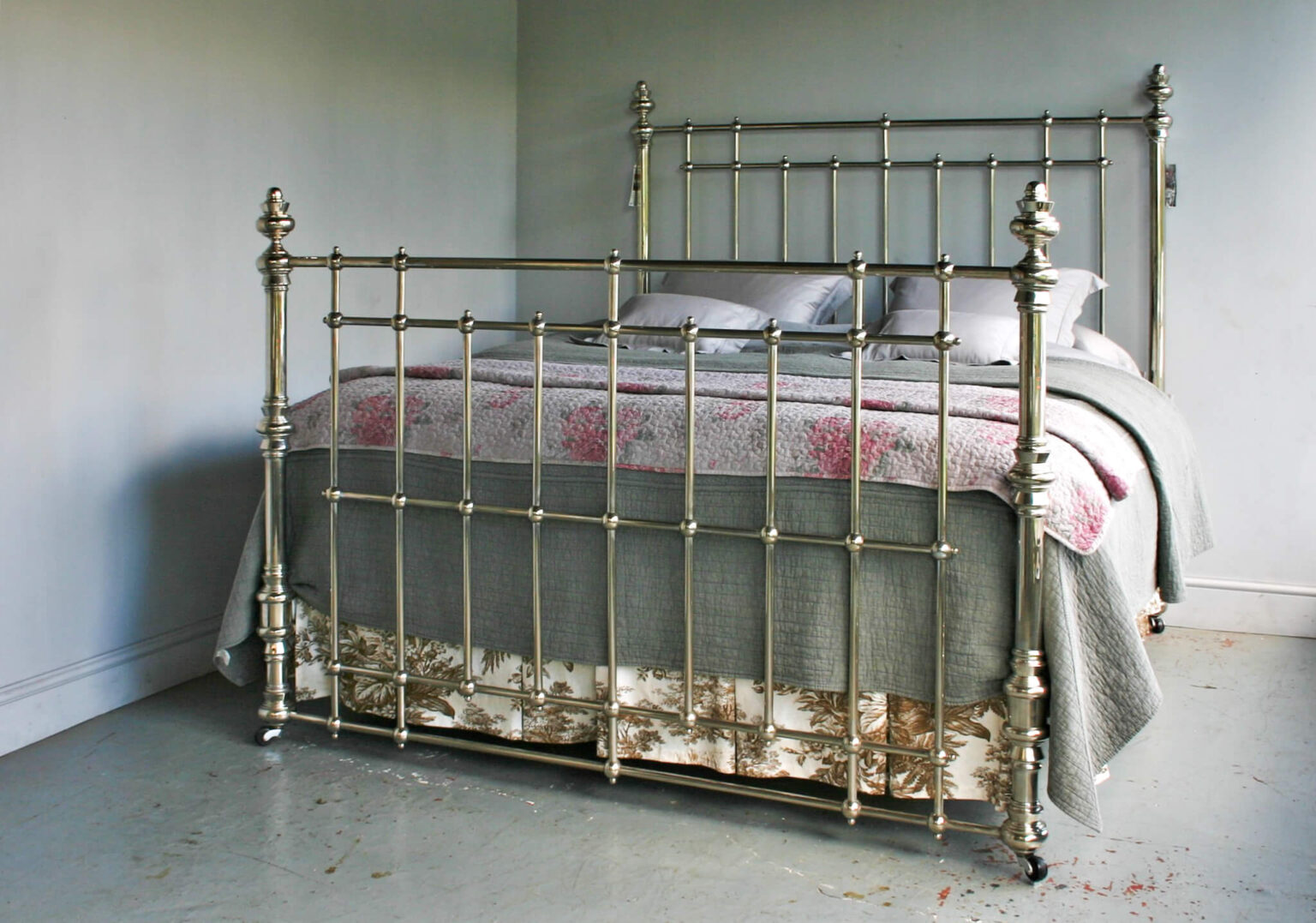 6ft Victorian Brass Bedstead Ref. 9721A72 Bed Bazaar