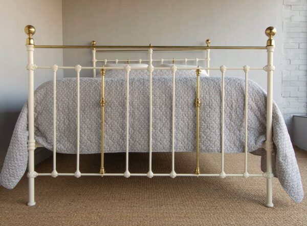 5ft Victorian Brass & Iron Bedstead – Ref. 96029B60 - Image 3