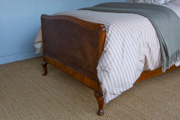 3ft6 Antique Edwardian Caned Walnut Bedstead – Ref. 9422WC42 - Image 5