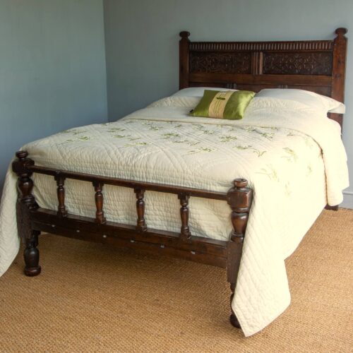 4ft6 Tudor Style Oak Bedstead – Ref. 95437W54