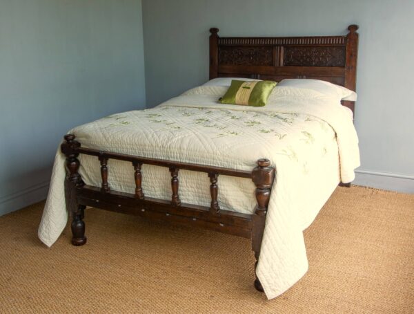 4ft6 Tudor Style Oak Bedstead – Ref. 95437W54